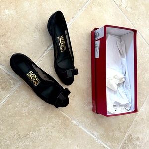 Salvatore Ferragamo Vara Dots 3.0cm mesh heel Size 6.5